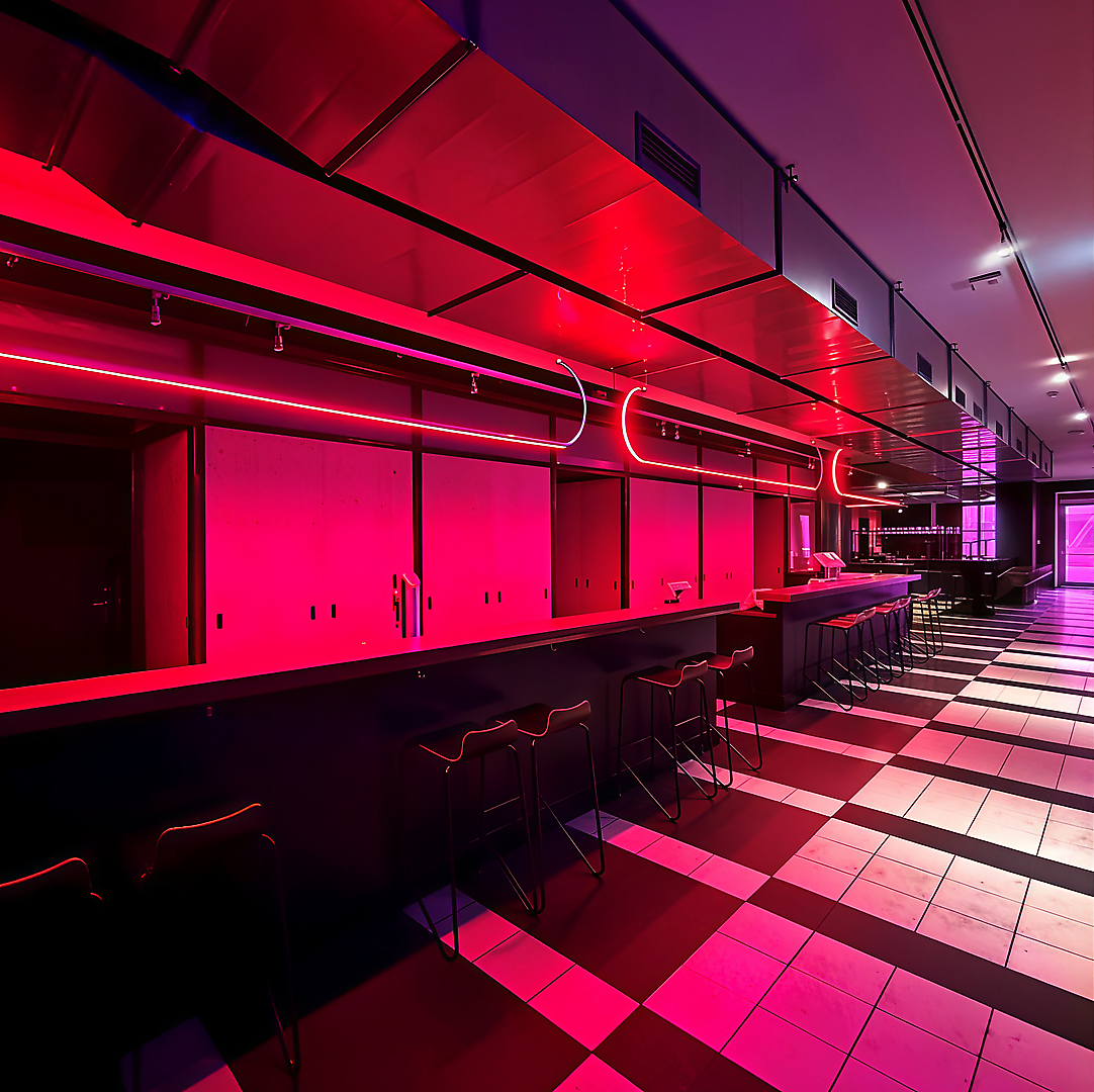 specials x.line gebogen als sonderloesung zur thekenbeleuchtung