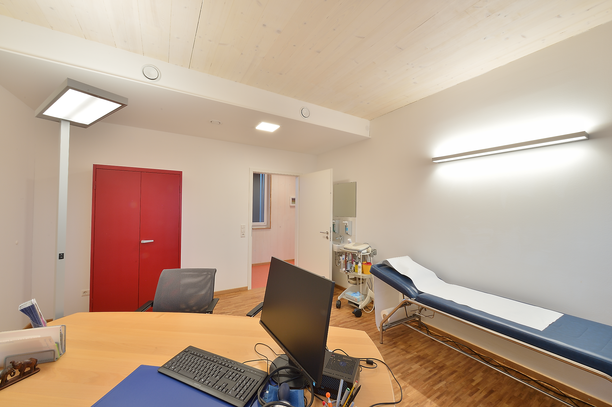 Praxis Dr. Gutmann March - Behandlungsräume, Arztzimmer, Warteraum, Nebenräume, Backoffice, Empfang, Flure, Labor