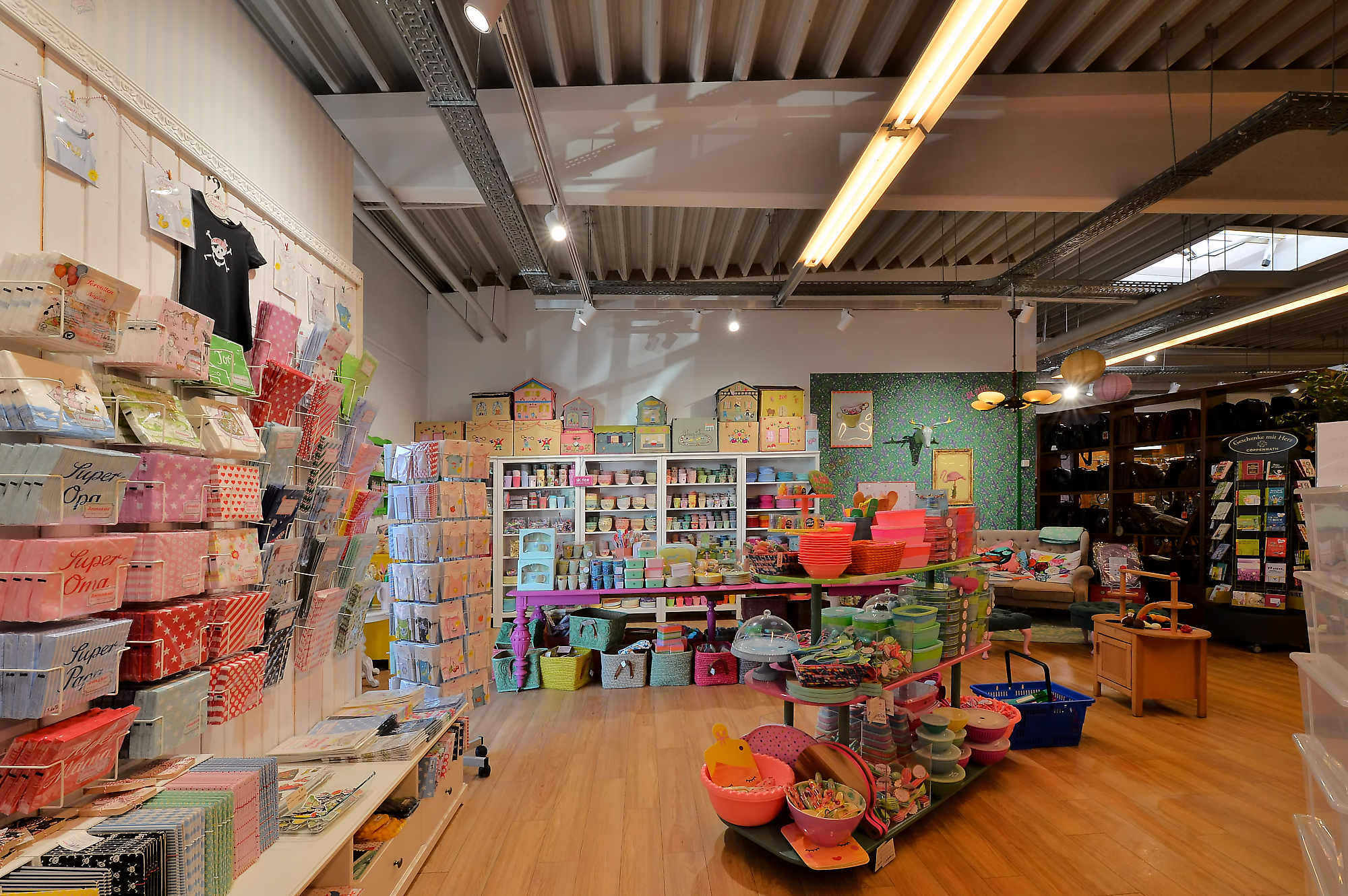 Saueracker GmbH & Co. KG Fürth | Branche: Praesentation und Verkauf