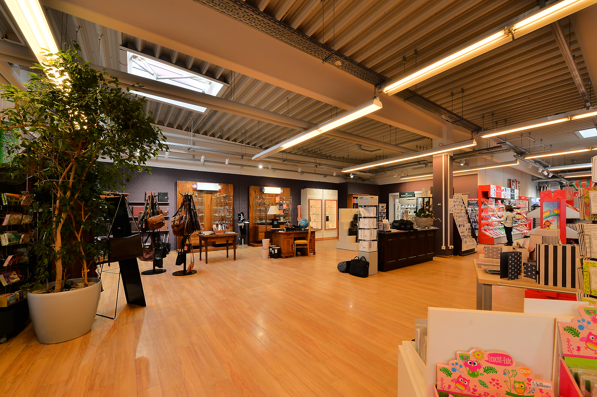 Saueracker GmbH & Co. KG Fürth | Branche: Praesentation und Verkauf