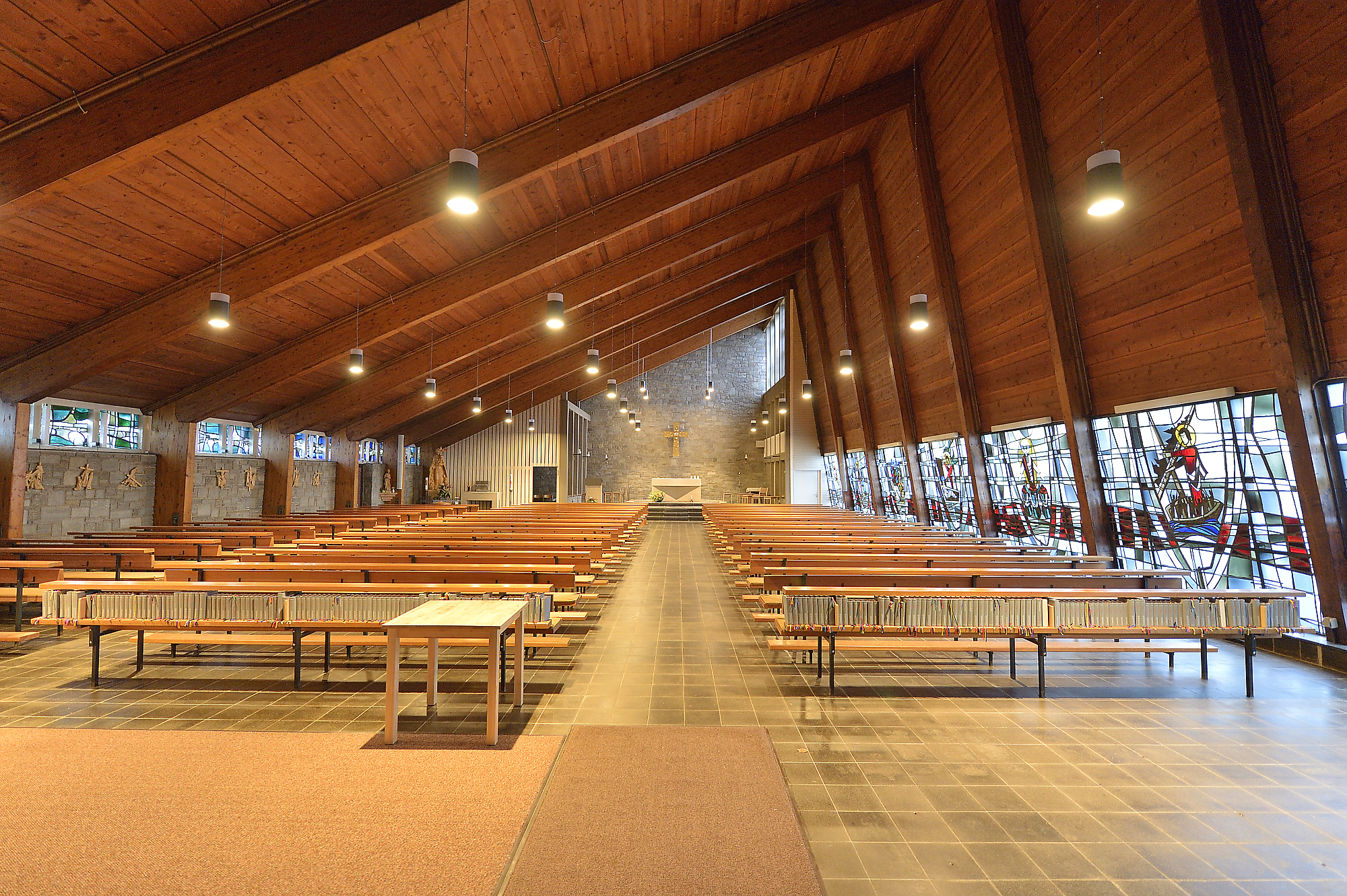 Christ-König-Kirche Wiesbaden - Sanierung der Christ-König-Kirche in Wiesbaden-Nordenstadt