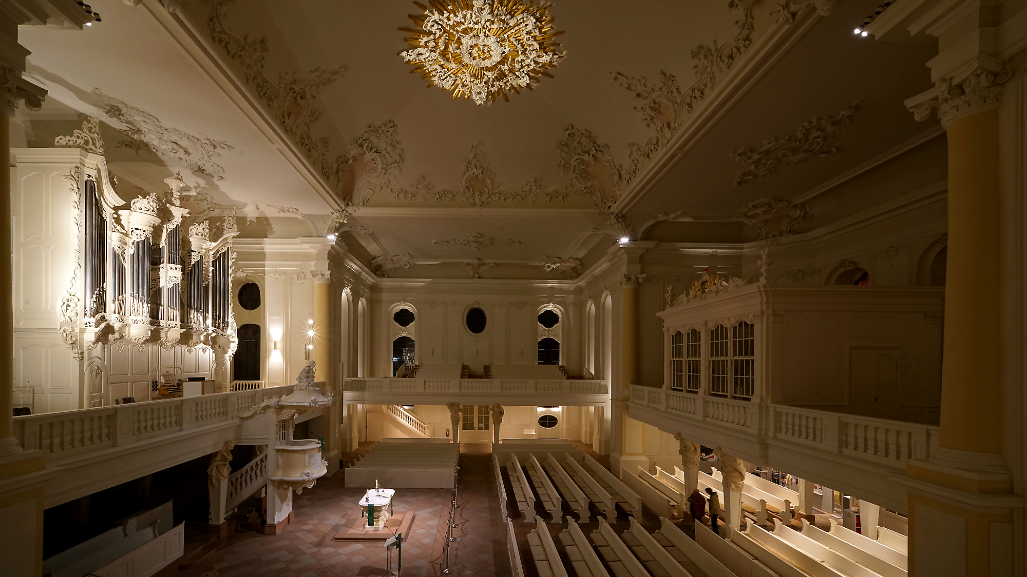 Ludwigskirche Saarbrücken - Lichtakzente im barocken Denkmal der Ludwigskirche in Saarbrücken
